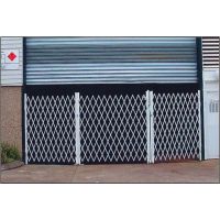 Mobile Trackless Expandable Barrier - 2000mm x 4600mm (H x L)
